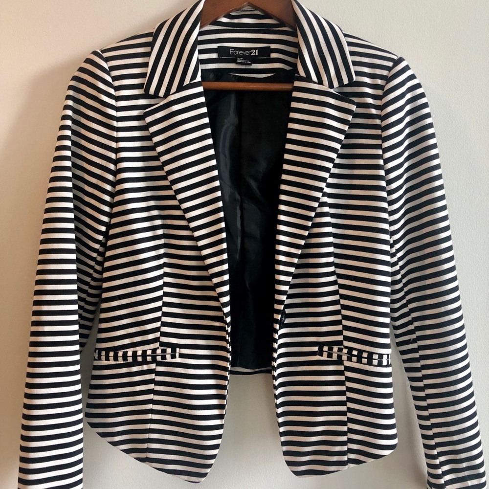 Comfy striped black & white cotton stretch blazer.